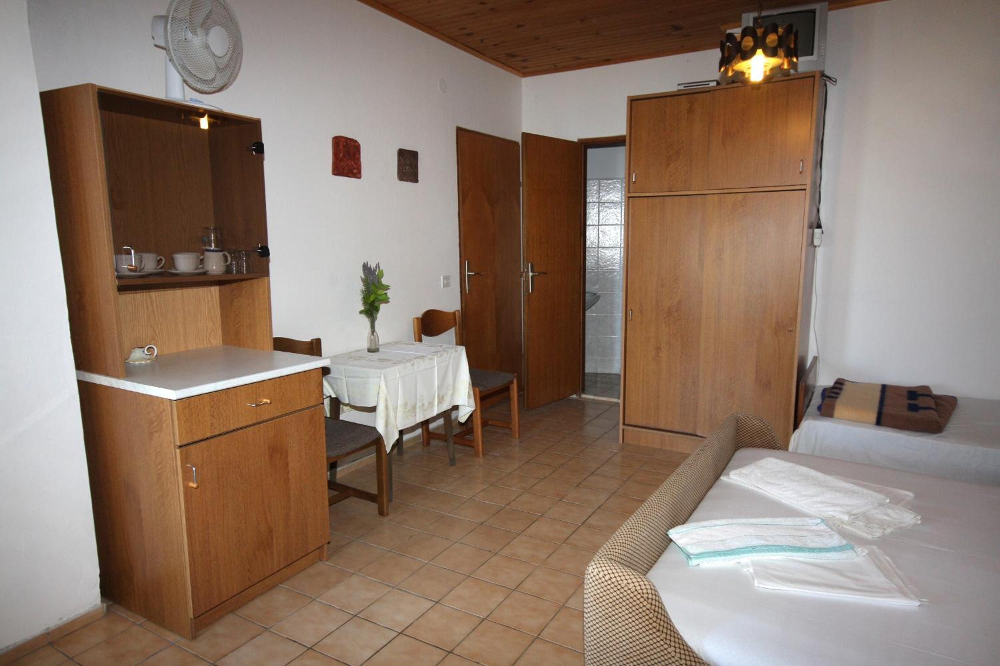 Apartments By The Sea Suha Punta, Rab - 5050 Kampor الغرفة الصورة