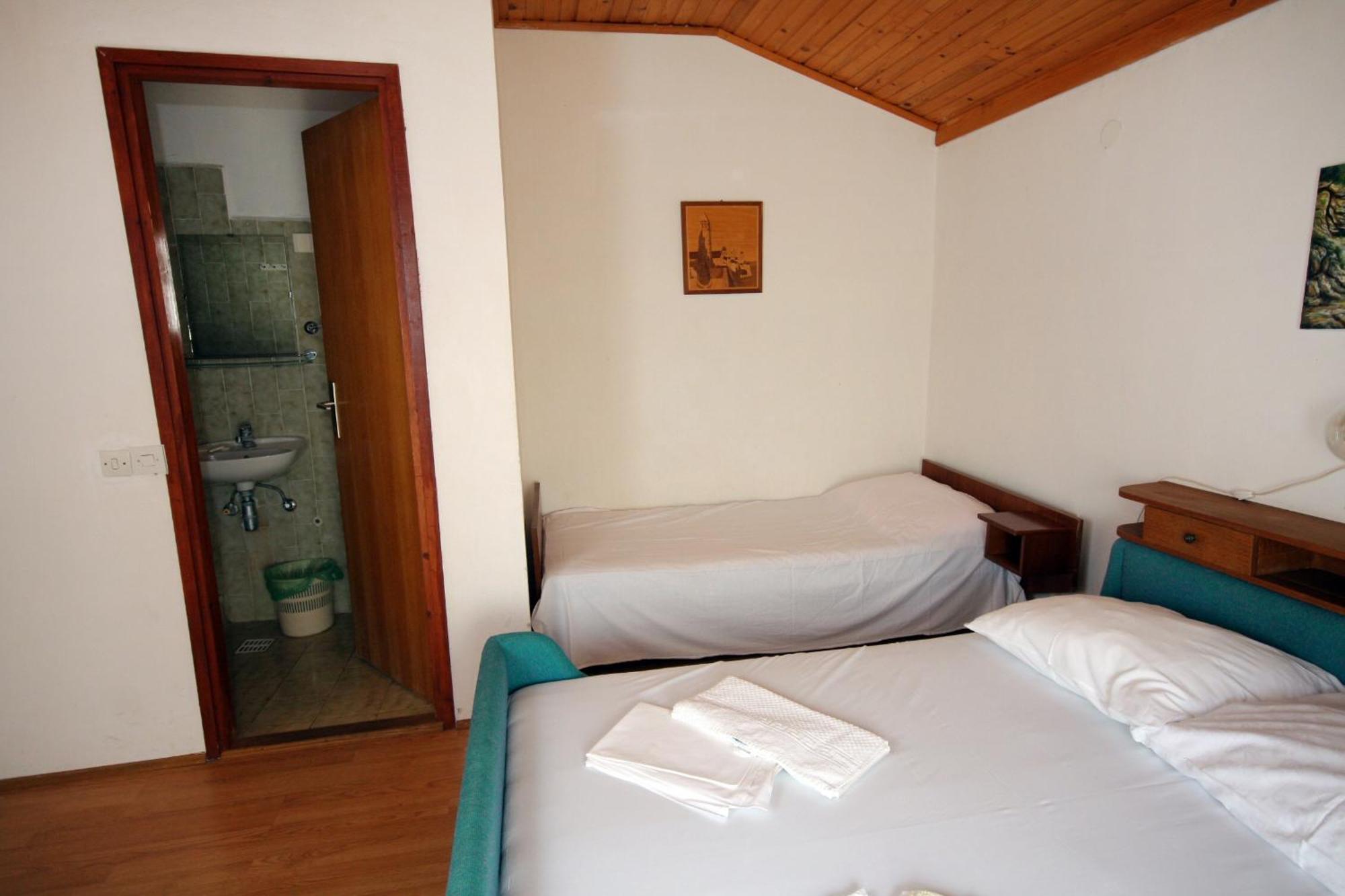Apartments By The Sea Suha Punta, Rab - 5050 Kampor الغرفة الصورة